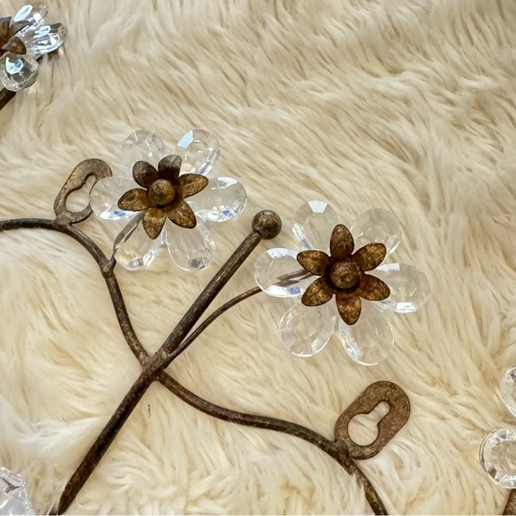 Whimsy Vintage Flower Wall Hooks - Picture 4 of 8